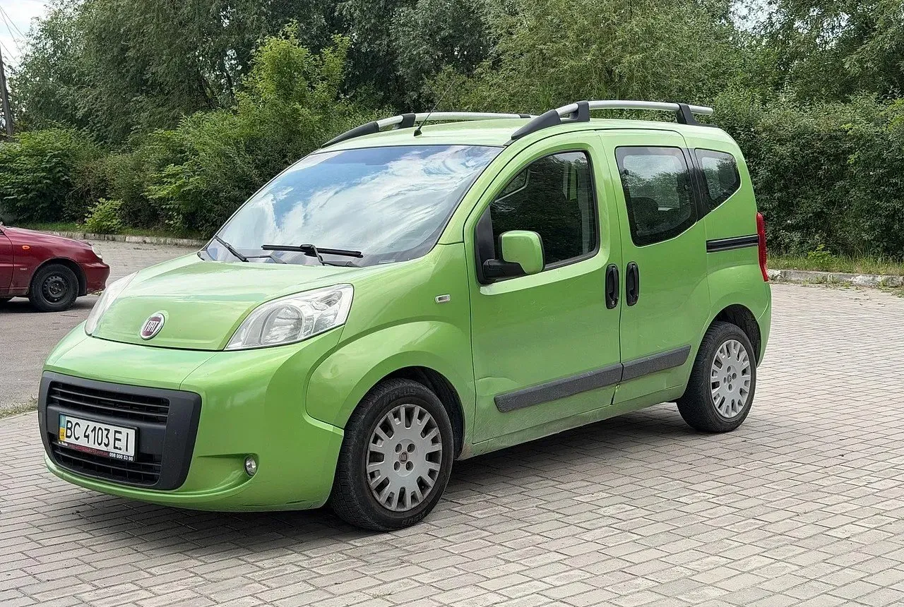 Fiat Qubo 2013 — зелений мінівен