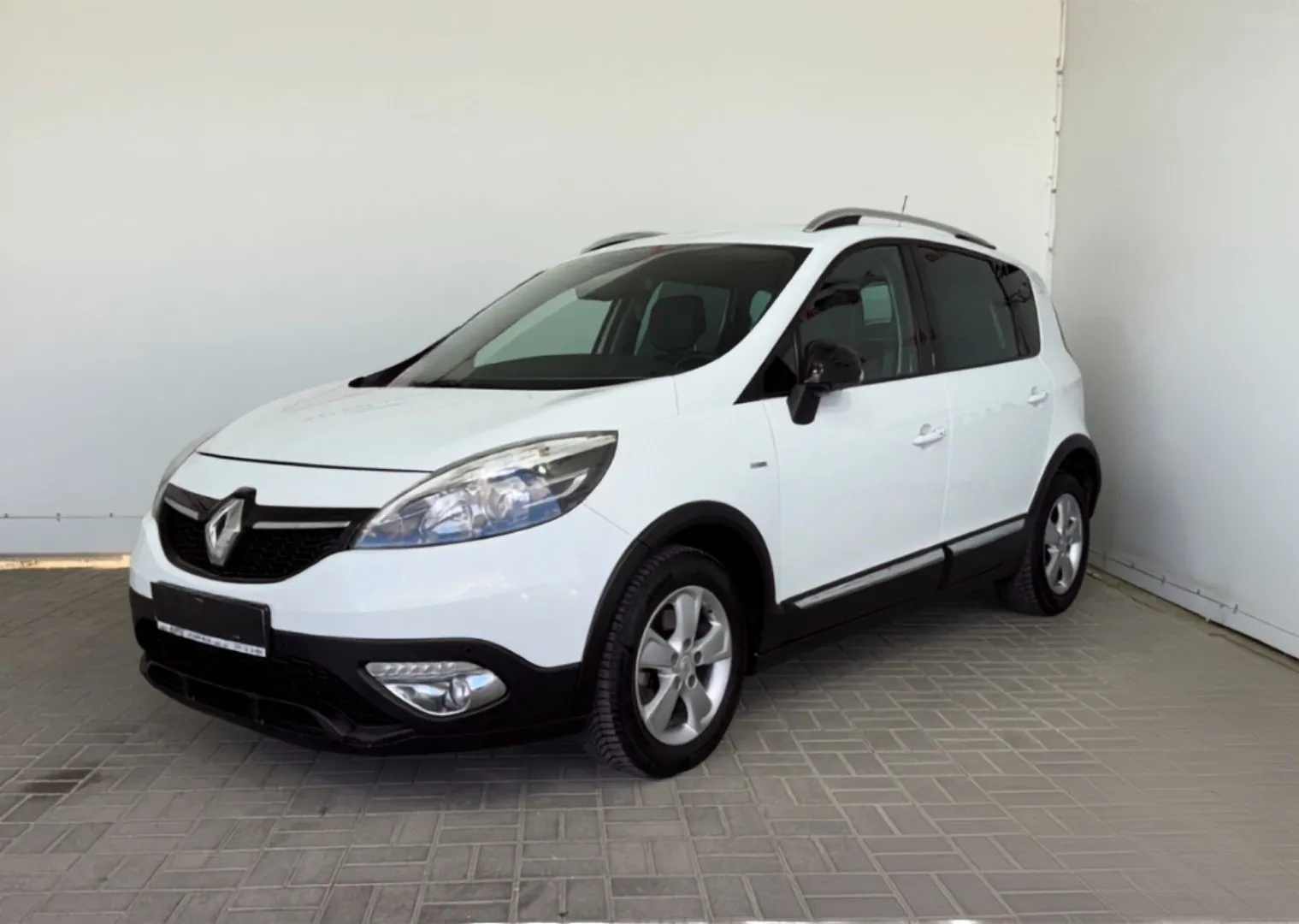Renault Scenic X-MOD 2014 — білий компактний мінівен