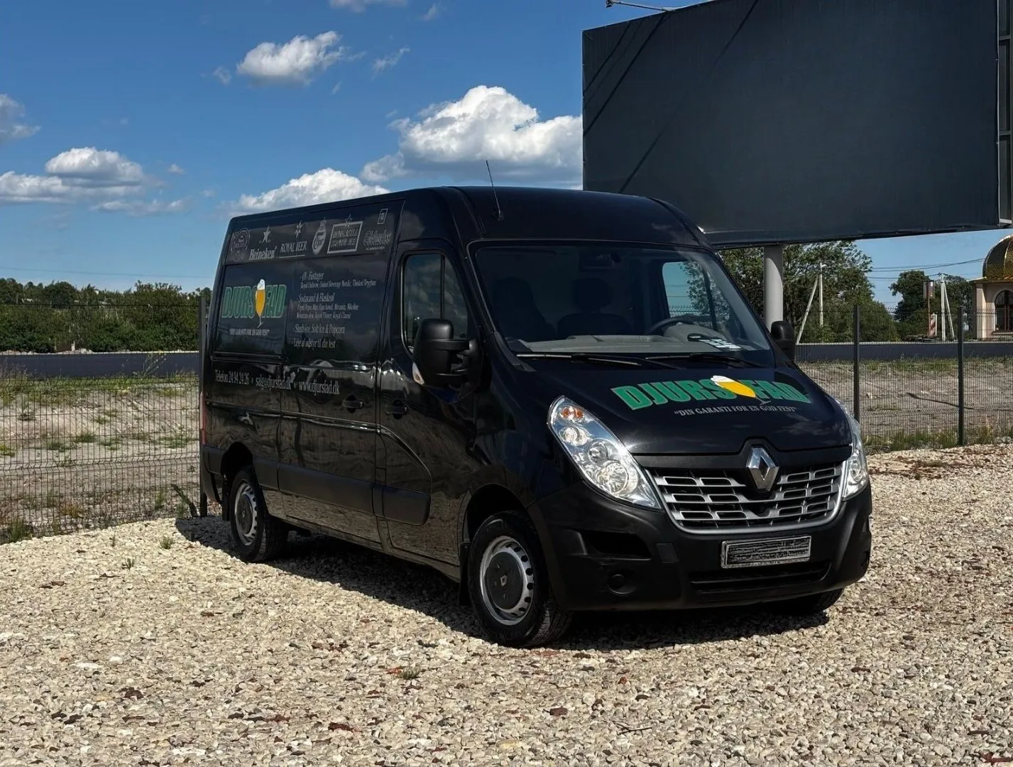 Renault Master L2H2 2016 — чорний вантажний фургон