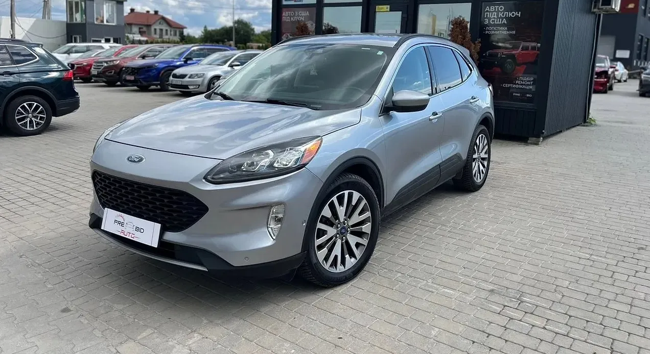 Ford Escape Titanium 2021 — сірий гібридний кросовер