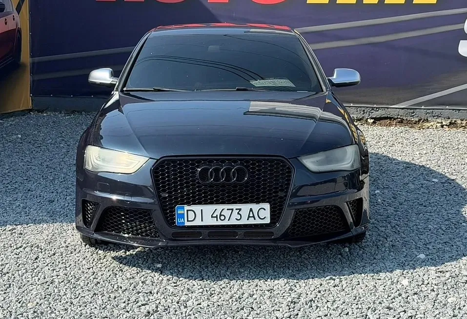 Audi S4 2013 — синій спортивний седан