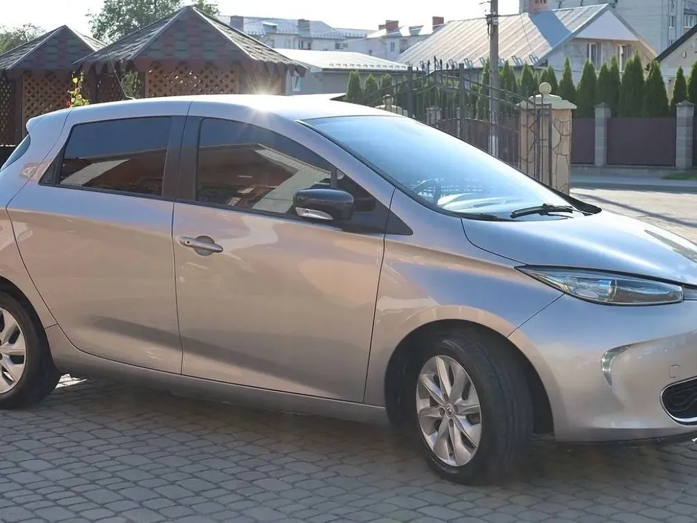 Renault Zoe 2014 — сірий електричний хетчбек