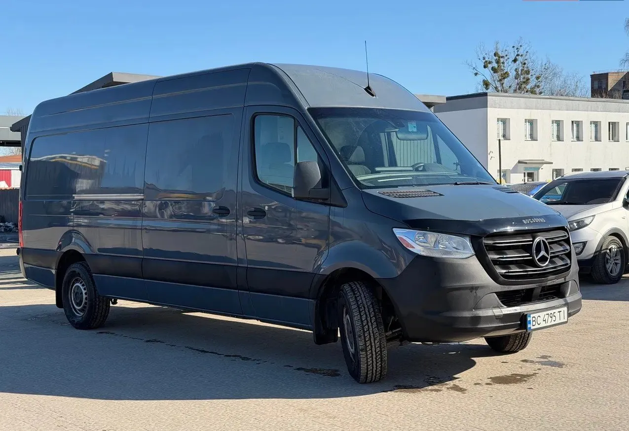 Mercedes-Benz Sprinter 2019 — сірий фургон