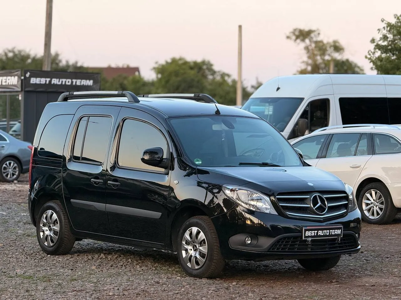 Mercedes-Benz Citan 2020 — чорний пасажирський мінівен