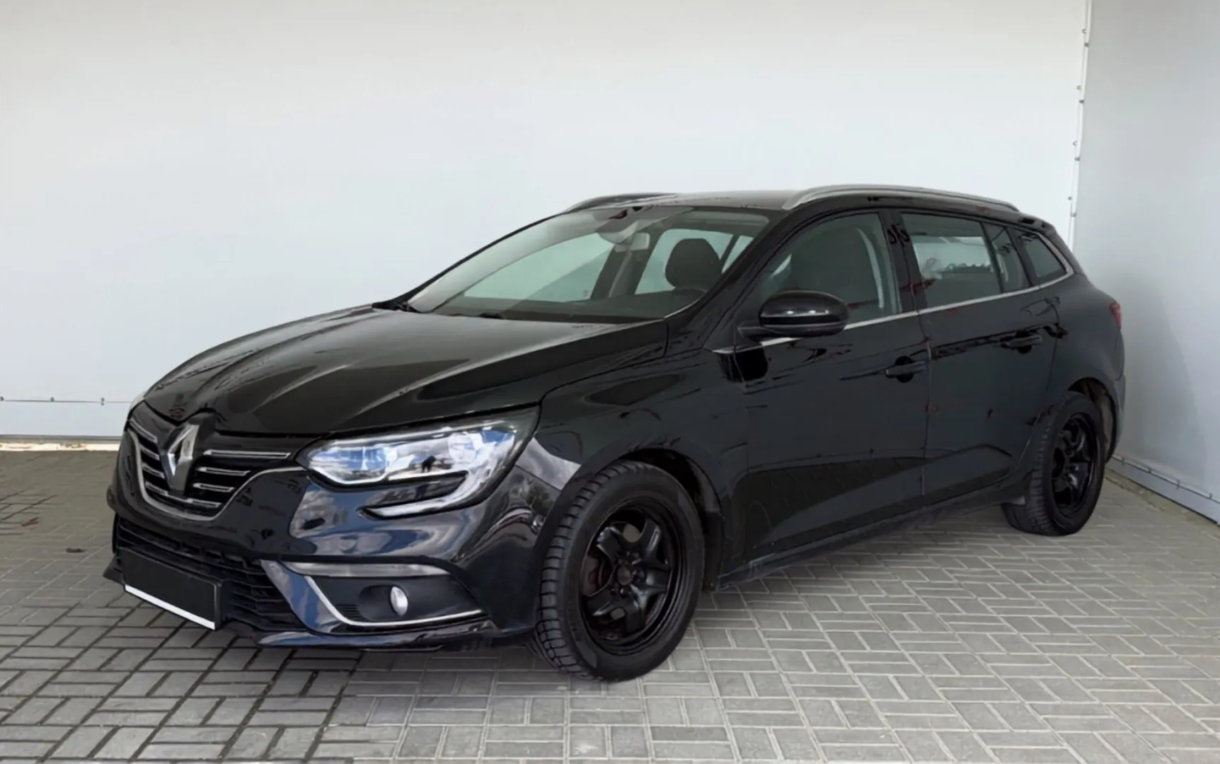 Renault Megane 2017 — чорний універсал
