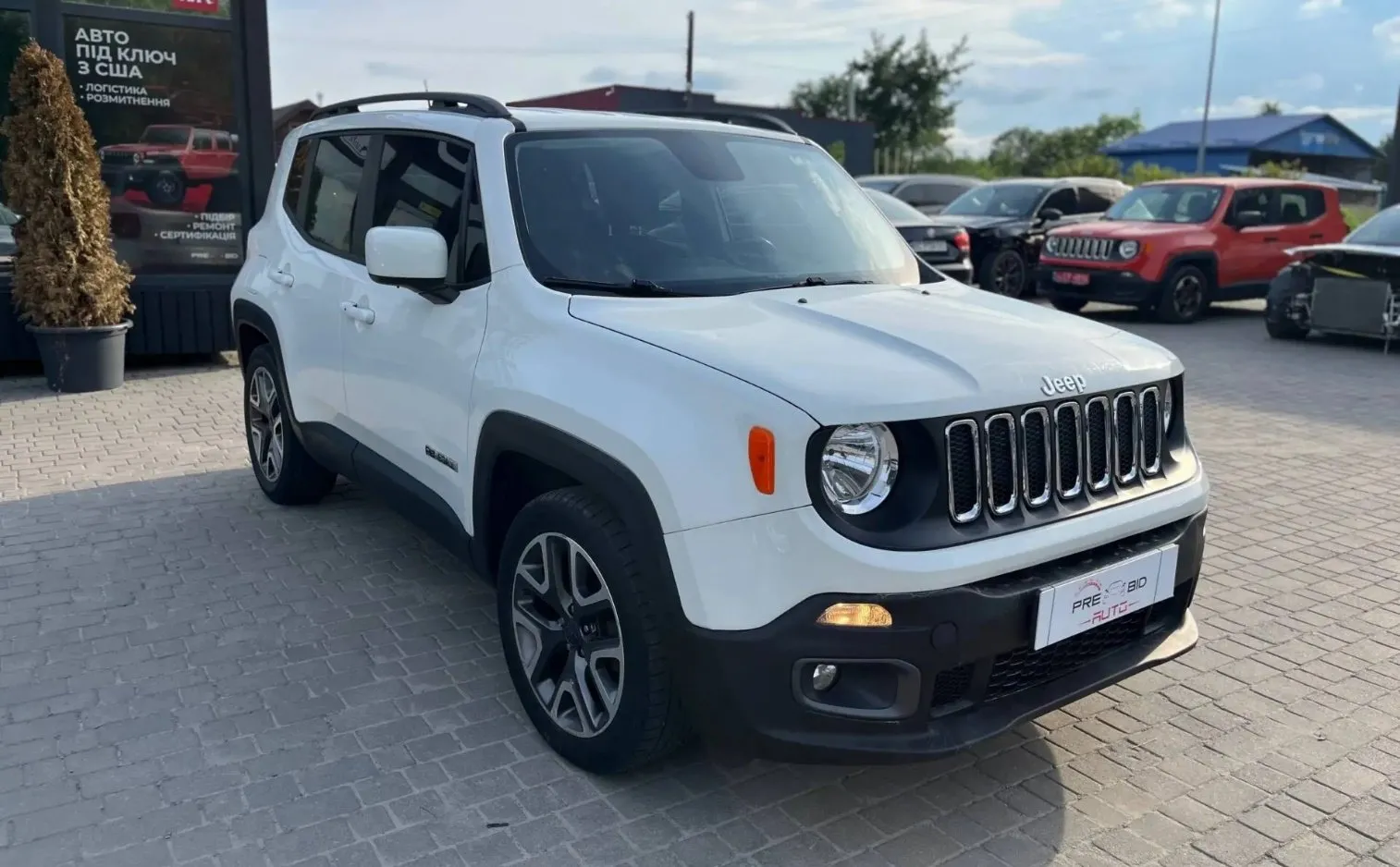 Jeep Renegade 2017 — білий кросовер
