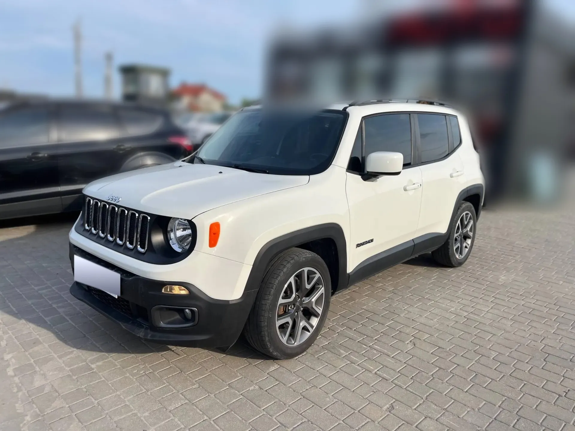 Jeep Renegade Sport 2017 — білий компактний кросовер