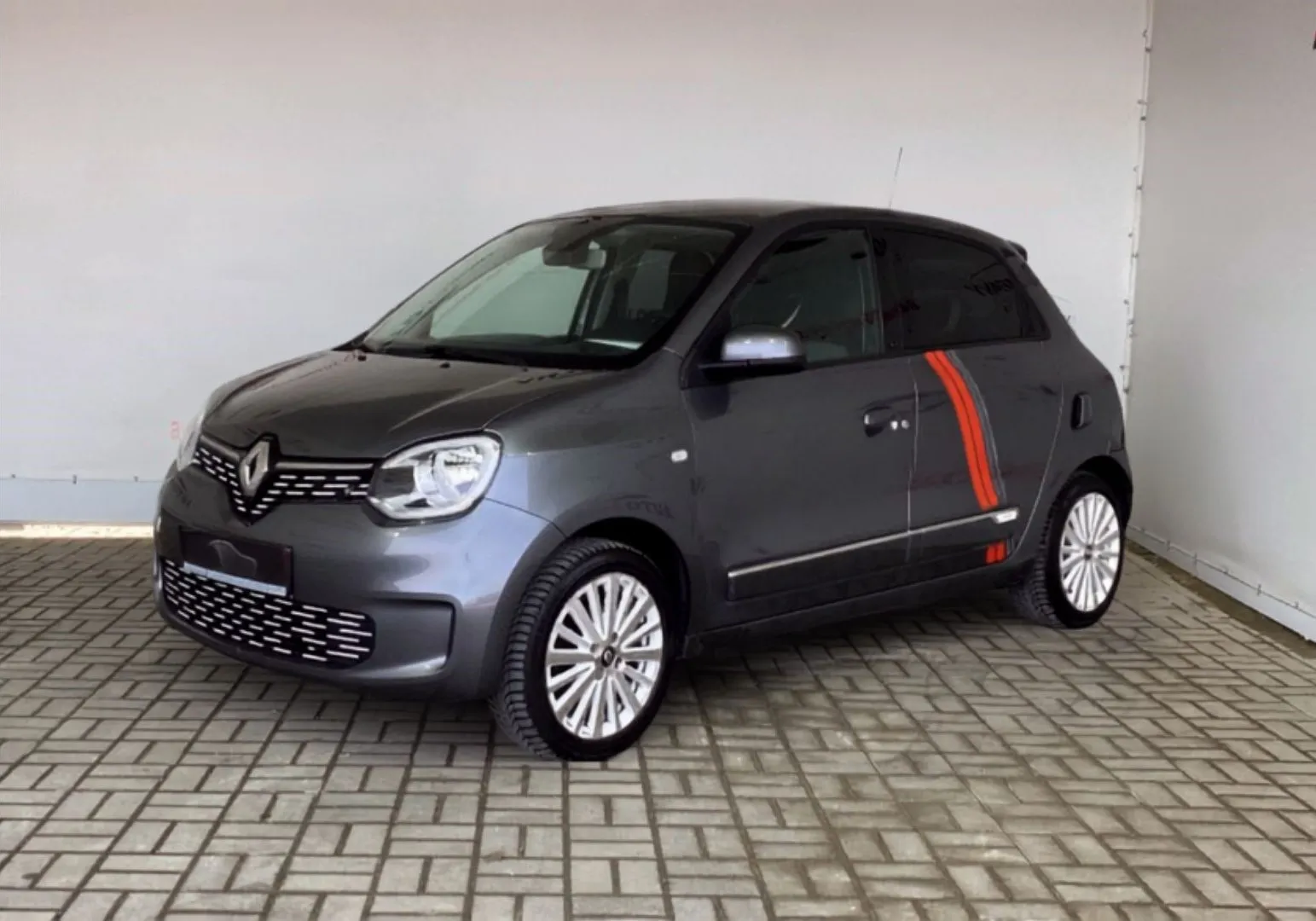 Renault Twingo Electric 2020 — сірий міський електрохетчбек