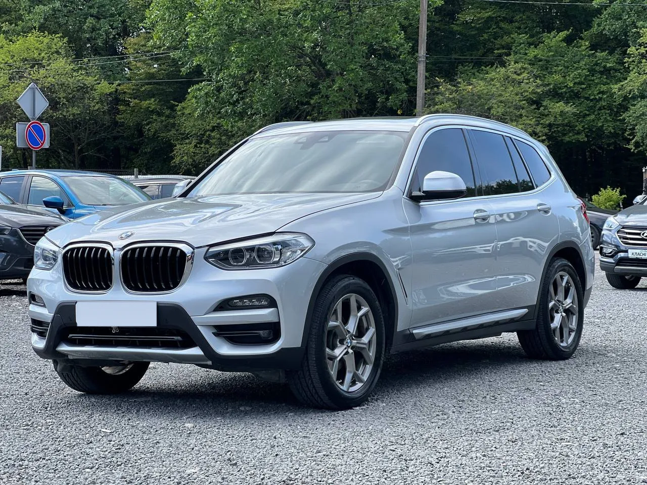 BMW X3 2021 — сріблястий кросовер