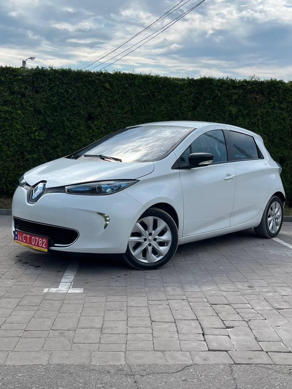 Renault Zoe 2016 — фото 2