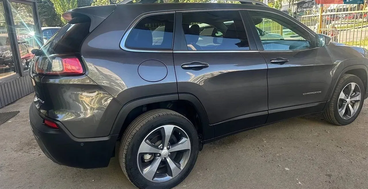 Jeep Cherokee Limited 2018 — фото 2