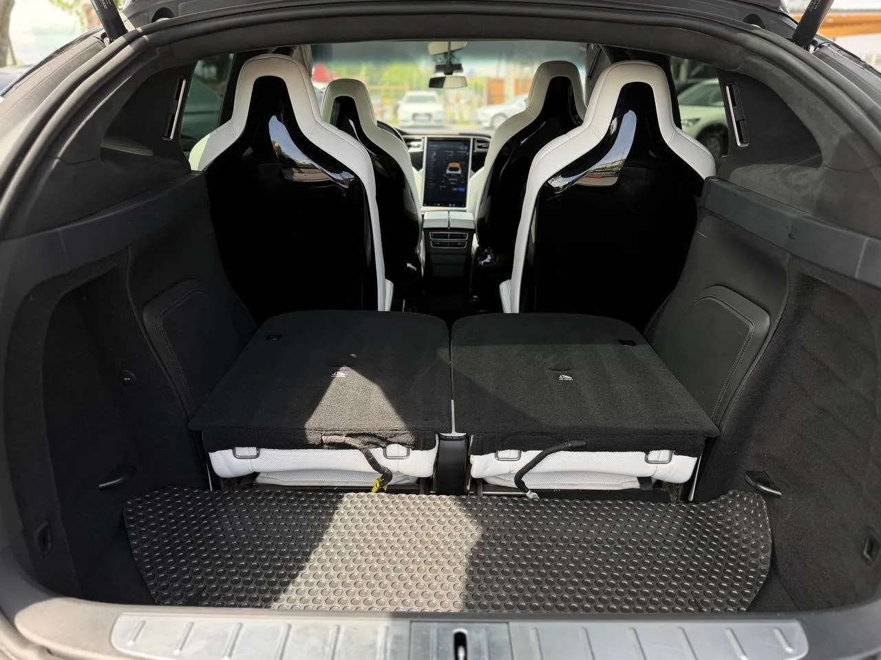 Tesla Model X 90D 2016 — фото 3