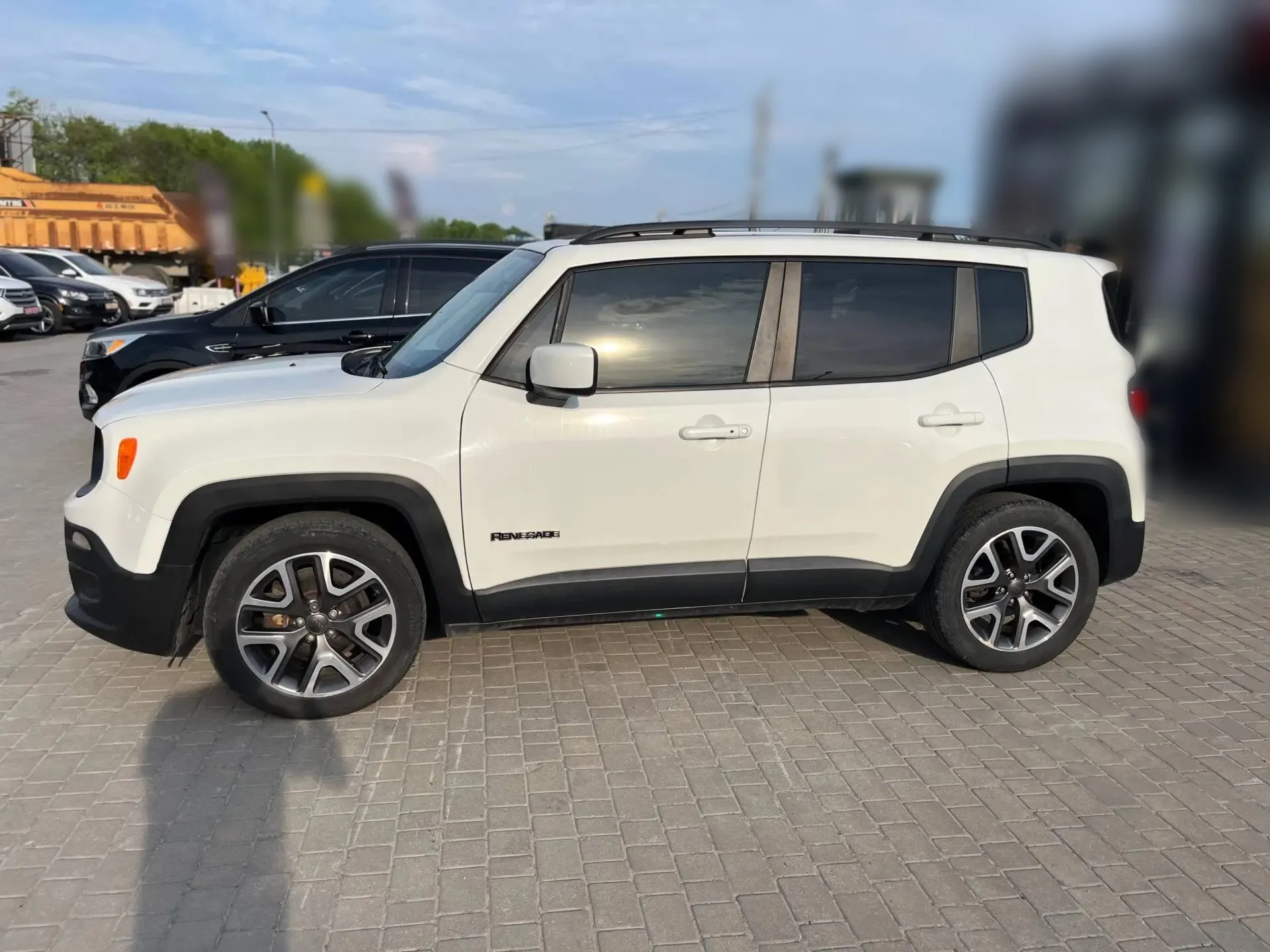 Jeep Renegade Sport 2017 — фото 3